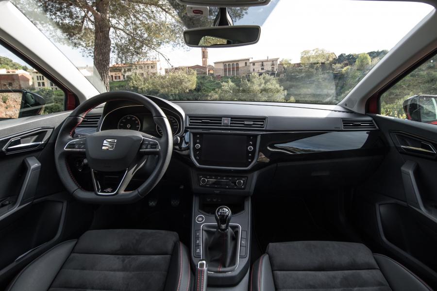 Торпедо Seat Ibiza FR 2017 года  (WW) (фото 11 из 40)